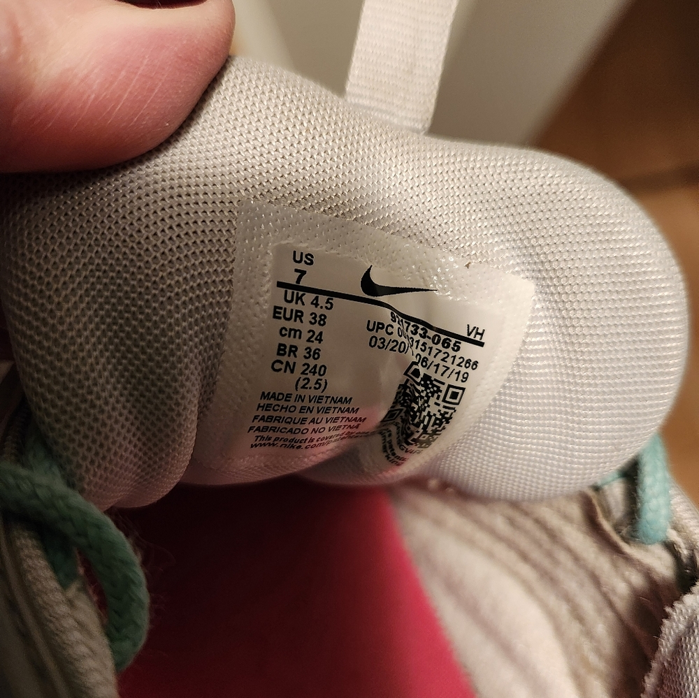 Nike running shoes - Picture 9 of 9
